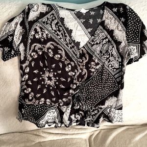 Multi-patterned black and white top